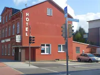 Hotel Grüner Kranz Hotel dekat Rendsburg Transporter Bridge (Schwebefaehre)