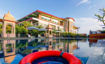Dhauladhar Heights Resort