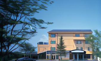 5. Hotel Io..