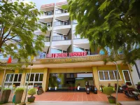 Conson Hotel Các khách sạn gần Bãi tắm An Hải