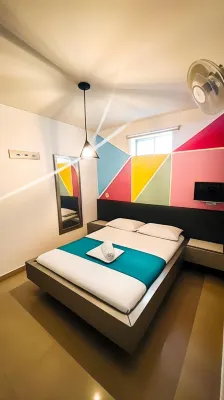 Kromatic Hostel Hotel in zona Camposanto Villatina