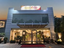 Hotel One Mall Road Lahore