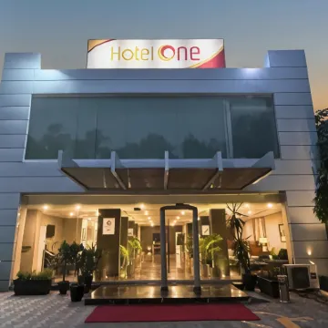 Hotel One Mall Road Lahore Hotels near Lahore Airport