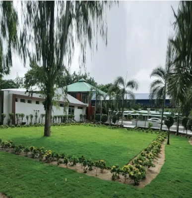 Aarunya Hotel and Resort - Pysäköinti