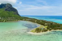Paradis Beachcomber Golf Resort & Spa