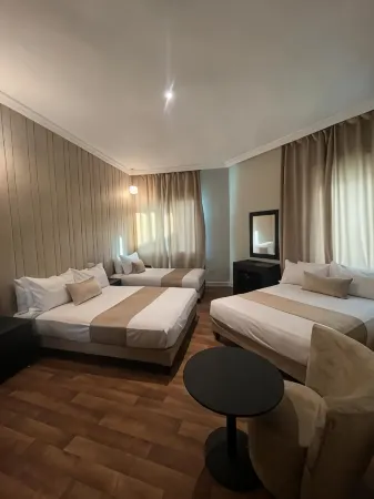 Cadé Hotel