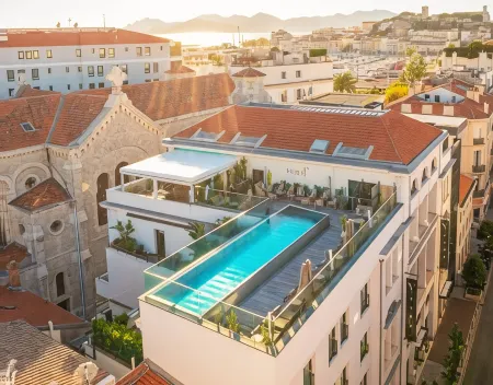 Five Seas by Inwood Hotels Отели рядом с достопримечательностью «Allées de la Liberté»