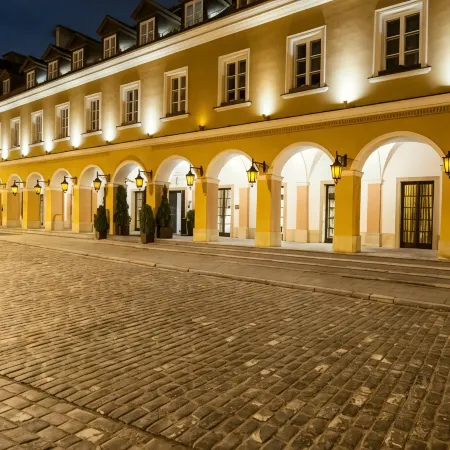 Mamaison le Regina Boutique Hotel Отели рядом с достопримечательностью «Таргувек»
