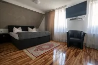 Hotel Ammerland Garni - parking