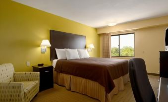 Days Inn & Suites by Wyndham DeSoto