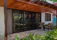 هوتل تروبيكال جاردن فنادق في جاكو