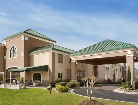 Spark by Hilton Spring Lake Fayetteville