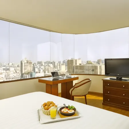 Hotel Estelar Miraflores Отели в г. Мирафлорес