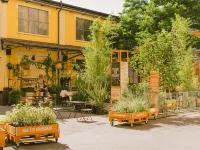 Casabase Hotels near مركز بيس ميلانو للمؤتمرات