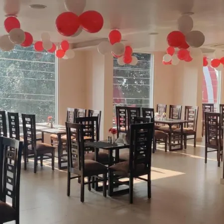 Hotel Trimurti