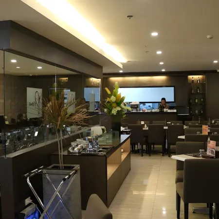 GT Hotel Iloilo Отели рядом с достопримечательностью «Площадь Моло»
