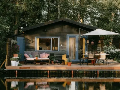 Geel Chalet in Netevallei