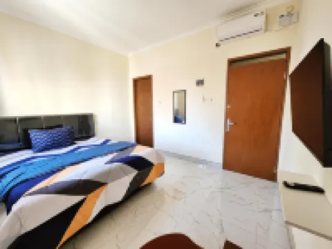 Surabaya Homey Near Unair Syariah Отели в г. 