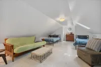 Amazing find! Quiet house w/ pool and screened porch.  Close to beach.