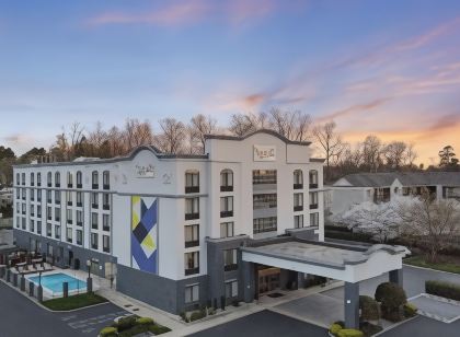 스파크 바이 힐튼 그린즈보로