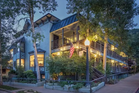 The Victorian Inn Отели в г. Теллурайд