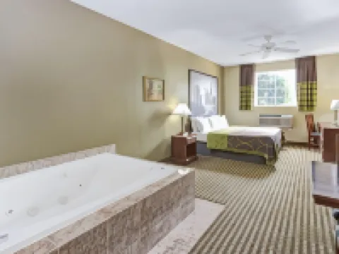 ซุปเปอร์ 8 บายวินด์แฮม เกอร์นี โรงแรมในGurnee