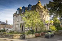 "Fraser's", Marine Lodge, Big 2 Bed, Ground Floor, Parking, "Fore" Golfers Too ! Hotels in 