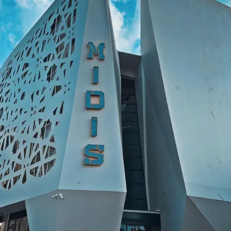 Midis Otel