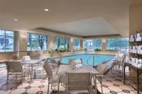 Embassy Suites by Hilton Charleston Hotel a Charleston