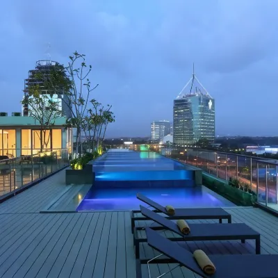 โฮเทลซานติก้า พรีเมียร์ บินตาโร โรงแรมใกล้สถานีขนส่งปasar Jumat