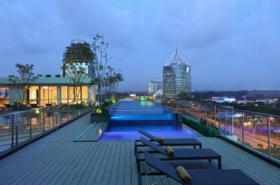 Hotel Santika Premiere Bintaro Hotels near Serba usaha grosir pot & air mancur 2