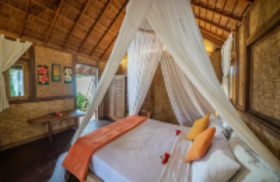 Flower BUD Bungalow Balangan Hotels near Balangan Beach