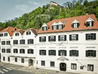 Schlossberghotel Hotels in 