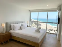 Hi Surf Beachfront Resort Apartments Official Site Hotels near Whales In Paradise