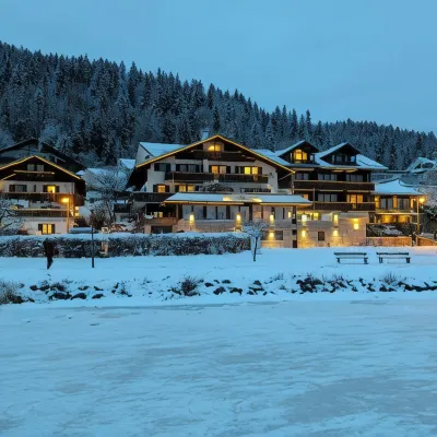 Seehotel Hartung & Ferienappartements Отели рядом с достопримечательностью «Кемпинг Хопфензее»