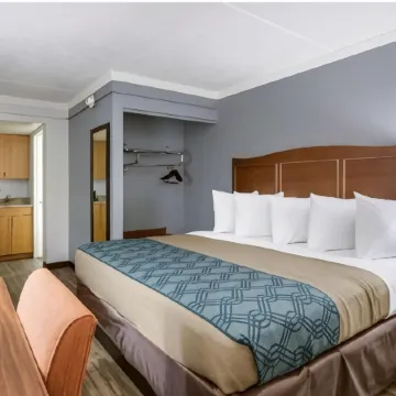 Travelodge by Wyndham Canton/Livonia Area, MI