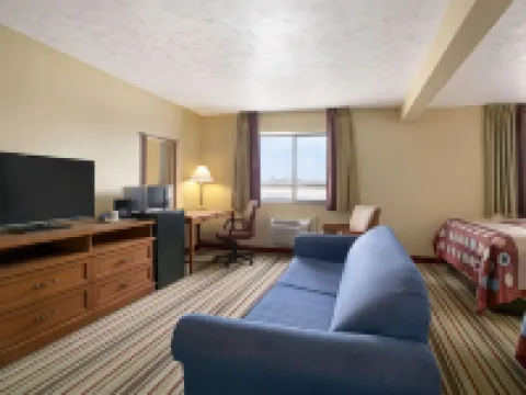 Super 8 by Wyndham Park City/North Wichita Area Hotels in Park City
