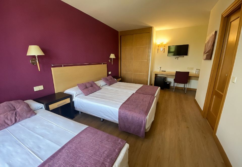 Hotel Equo Aranjuez - Housity