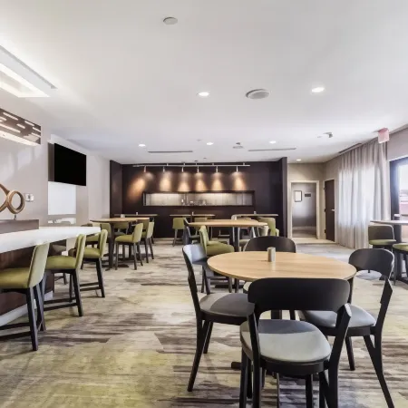 Courtyard Dallas DFW Airport South/Irving Отели рядом со станцией Trinity Rail Express - CentrePort/DFW Airport Station