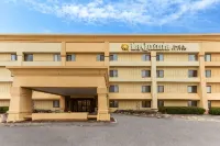La Quinta Inn & Suites by Wyndham Chicago Gurnee