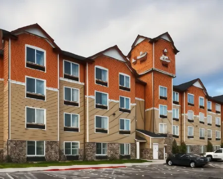 Best Western Plus Peppertree Inn at Omak Hotels in Omak