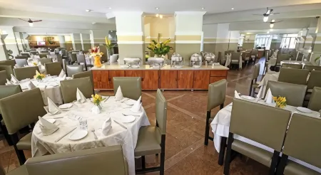 San Raphael Hotel Отели рядом с достопримечательностью «Vale do Anhangabaú»