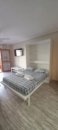 Estudio a dos Manzanas de la Playa de La Mata