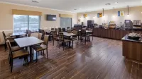 Best Western Plus Burleson Inn  Suites Hotel a Joshua