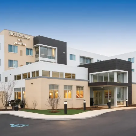 Residence Inn Milwaukee West Отели рядом с достопримечательностью «Time Square Watch Shop»