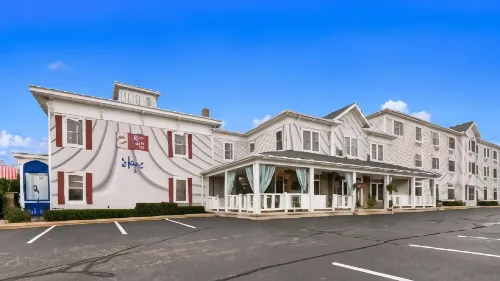 Best Western Plus Lawnfield Inn  Suites Hotels in Concord Township