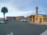 Ocean Palms Motel - parking