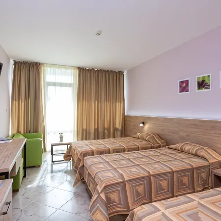 Ivana Palace Hotel - Free Parking