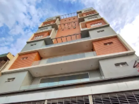 Arzo Hotel Premier Hotels near Magallanes Station