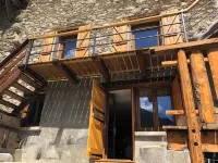 Queyrassian chalet at the foot of the slopes and at the start of hiking trails Hotel a Abriès-Ristolas
